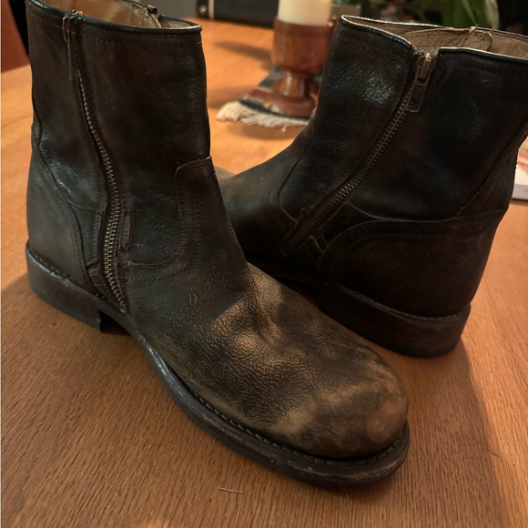 Frye boots size 9 - Picture 3 of 5